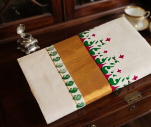 set saree red green